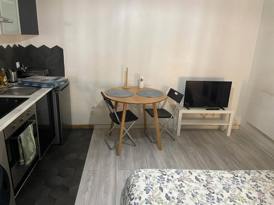 Studio One Proche Ligne 14 Kremlin Bicetre Arcueil Exterior foto